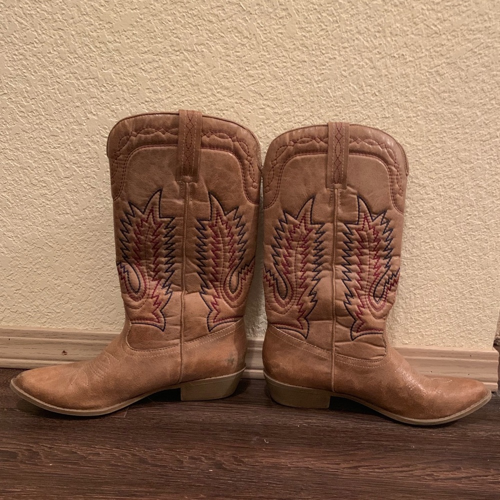 Coconut cowboy boots